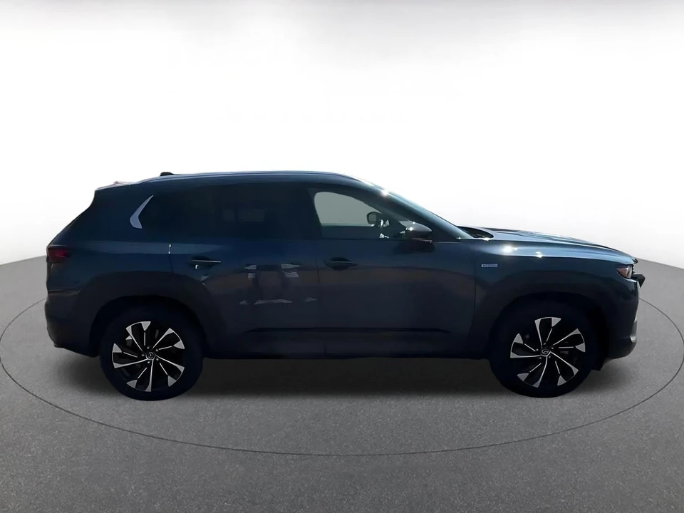 2025 Mazda CX-50 - Image 17 of 31