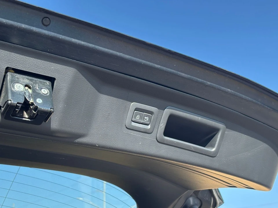 2025 Mazda CX-50 - Image 24 of 31
