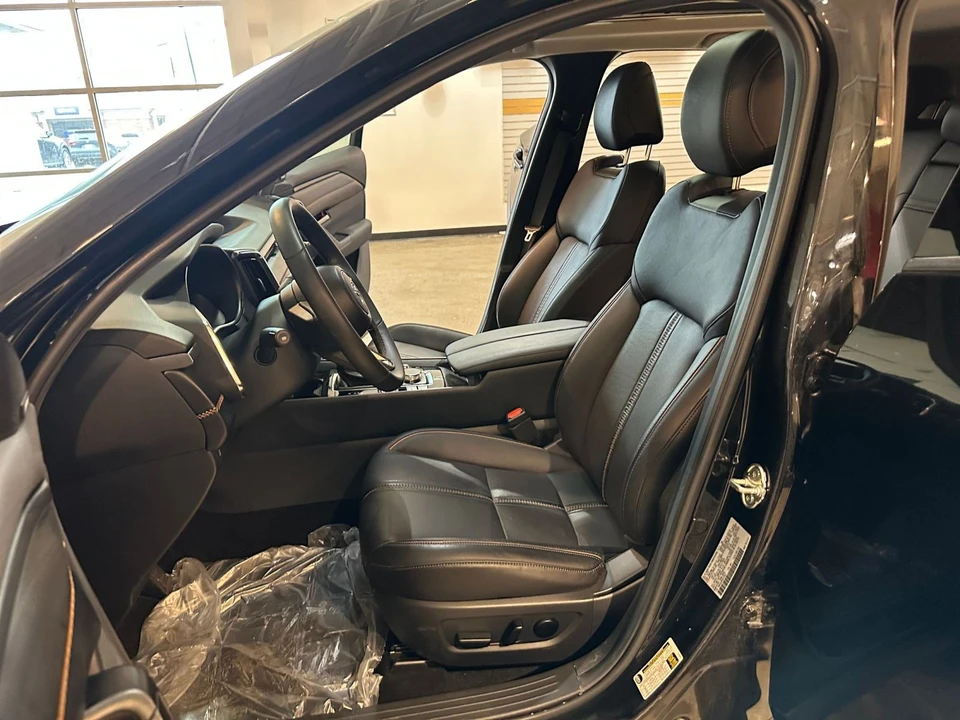 2025 Mazda CX-50 - Image 23 of 31