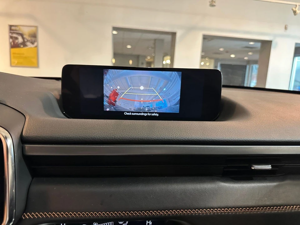 2025 Mazda CX-50 - Image 21 of 31