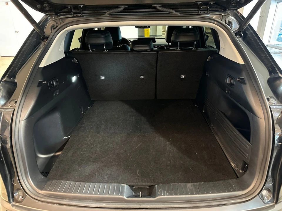 2025 Mazda CX-50 - Image 28 of 31