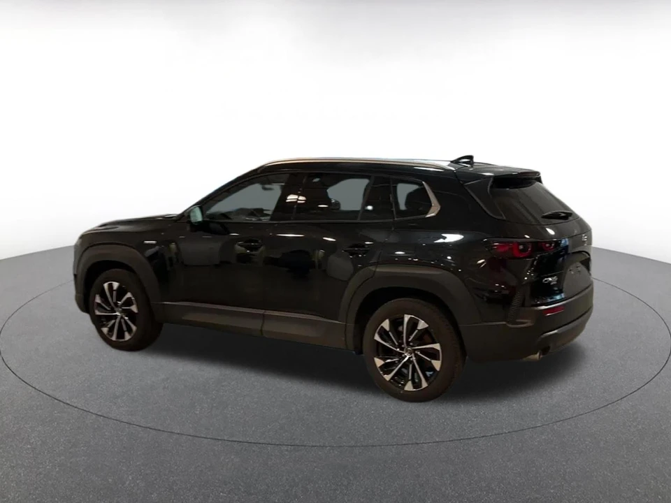 2025 Mazda CX-50 - Image 8 of 31
