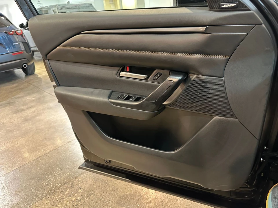 2025 Mazda CX-50 - Image 15 of 31