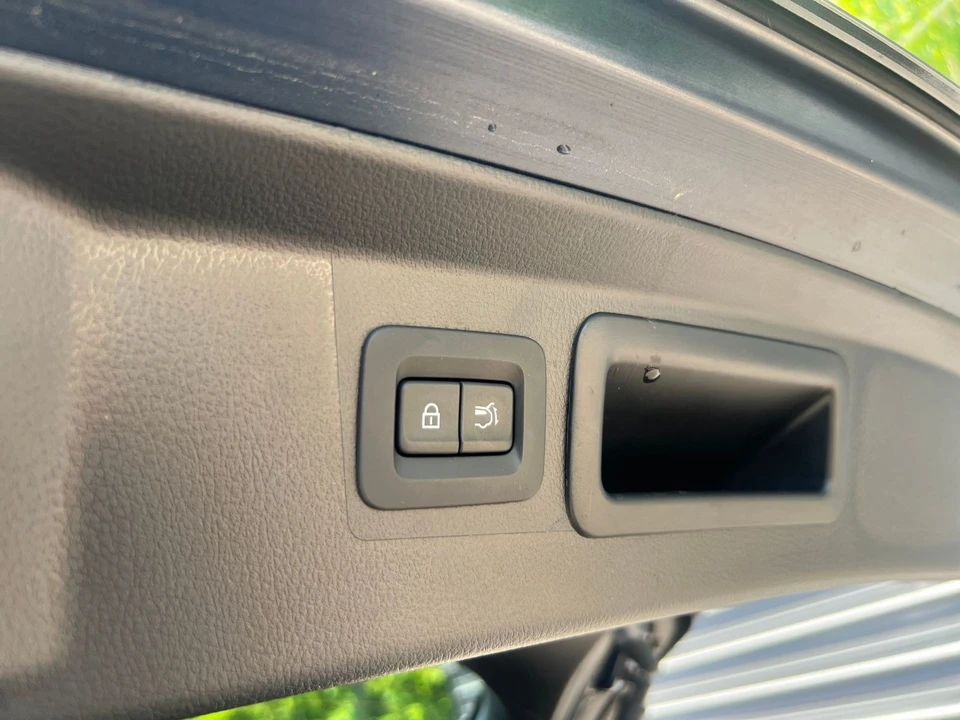 2025 Mazda CX-50 - Image 19 of 31