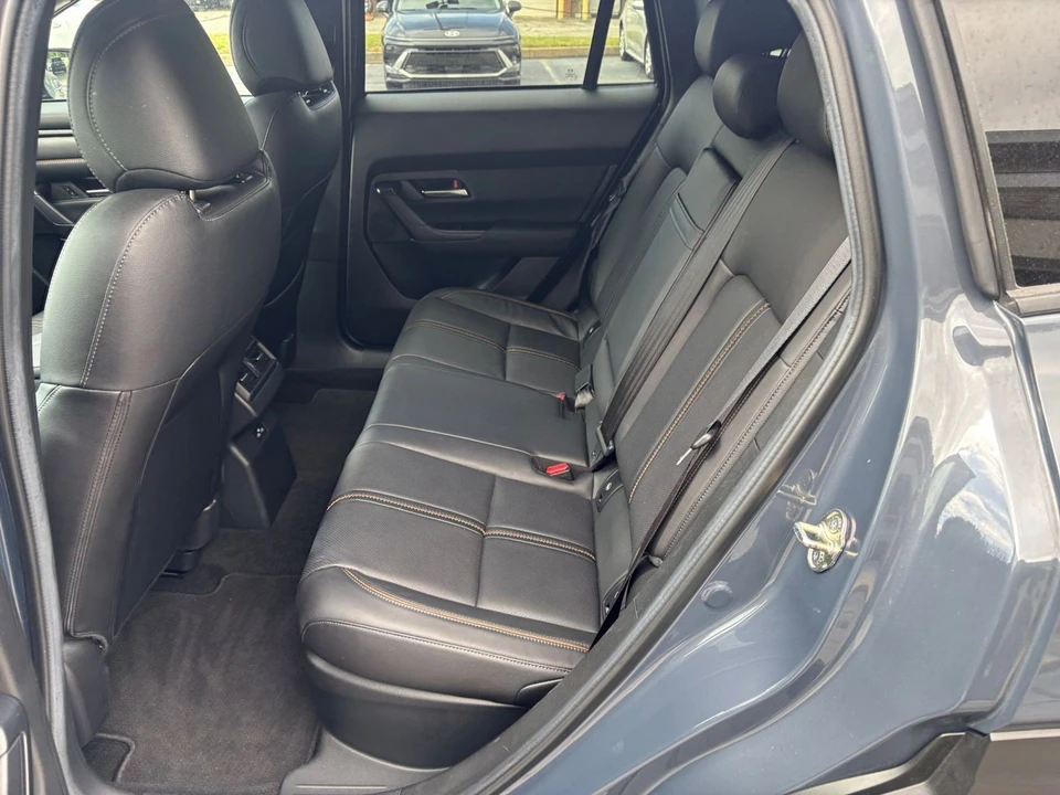 2025 Mazda CX-50 - Image 22 of 31
