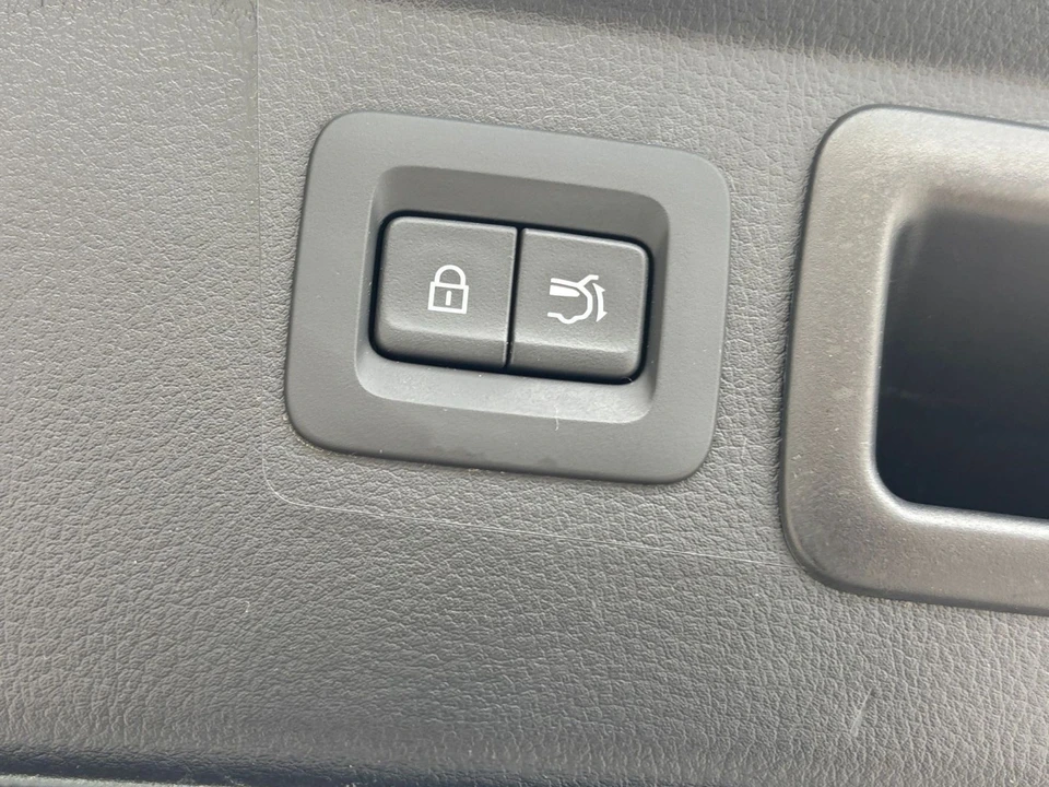 2025 Mazda CX-50 - Image 25 of 31
