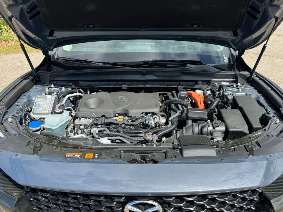 2025 Mazda CX-50 - Image 25 of 31