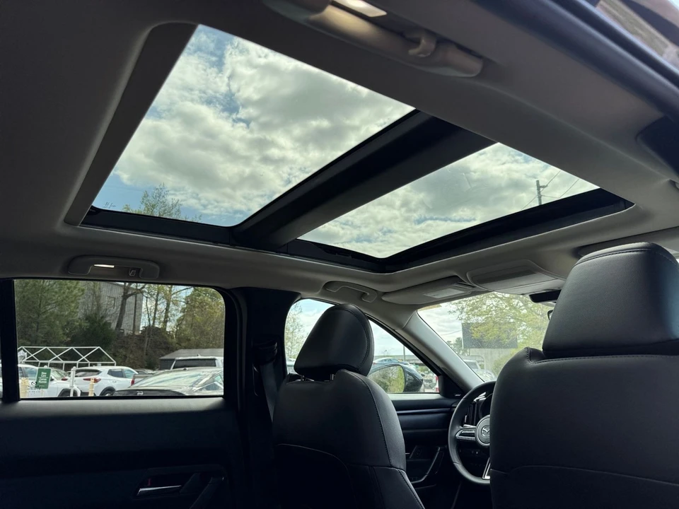 2025 Mazda CX-50 - Image 21 of 31