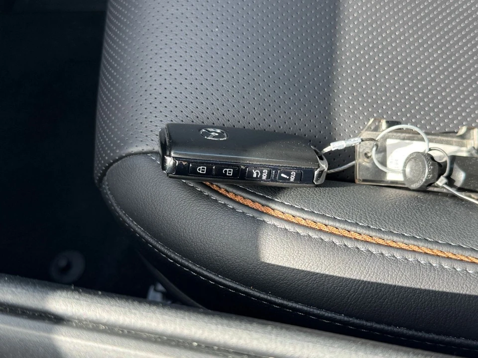 2025 Mazda CX-50 - Image 16 of 31