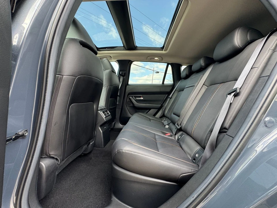 2025 Mazda CX-50 - Image 19 of 31