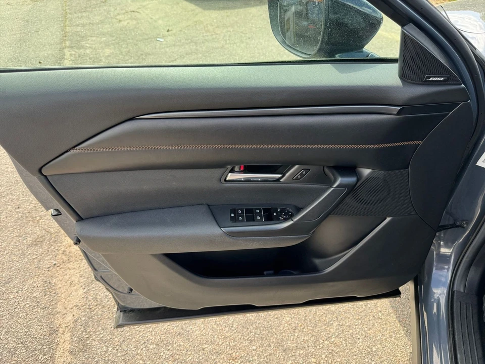 2025 Mazda CX-50 - Image 15 of 31