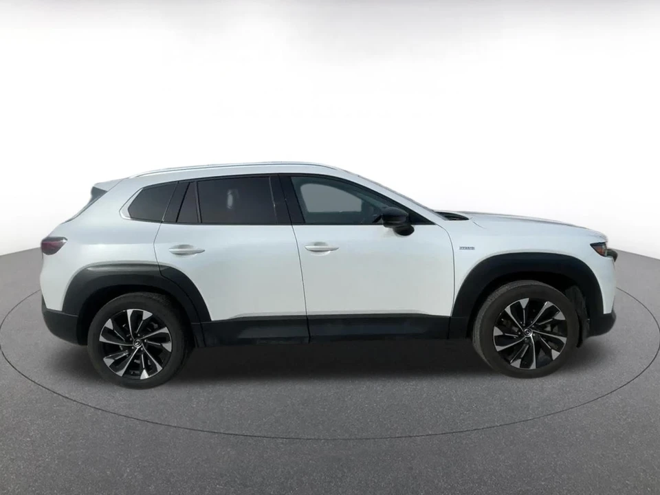 2025 Mazda CX-50 - Image 13 of 31