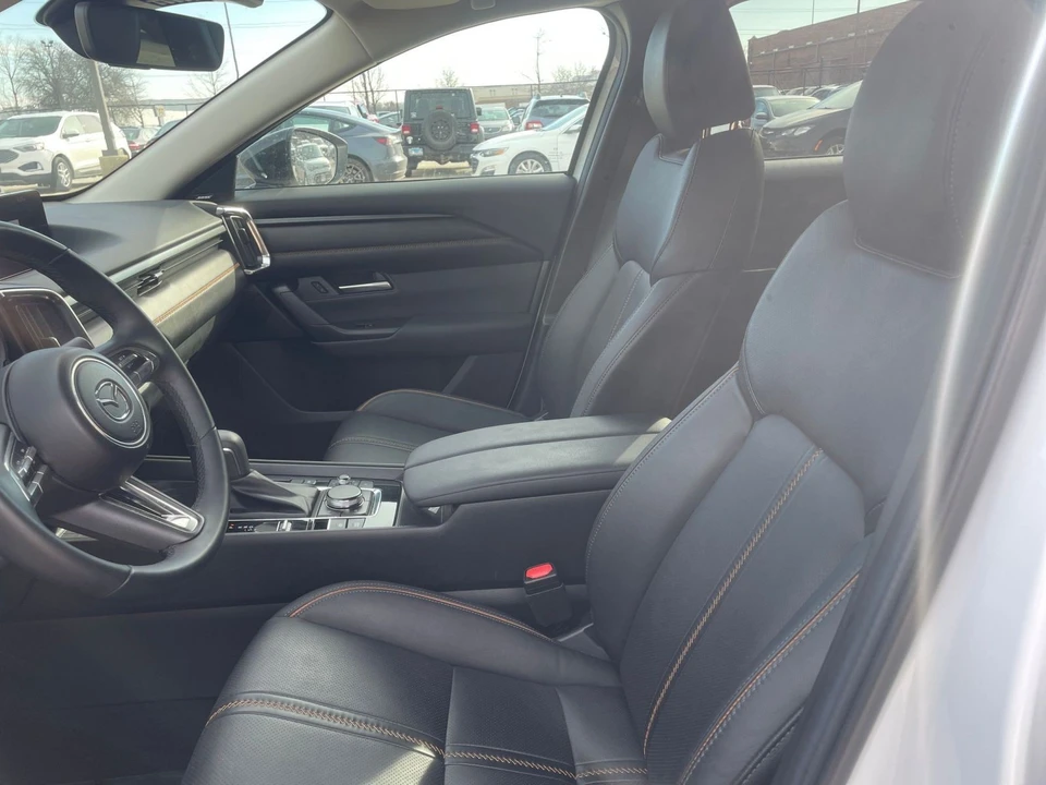 2025 Mazda CX-50 - Image 23 of 31
