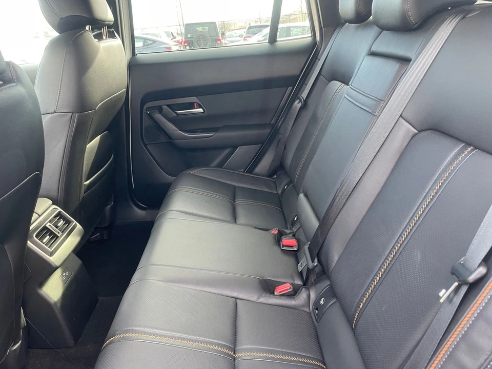 2025 Mazda CX-50 - Image 22 of 31