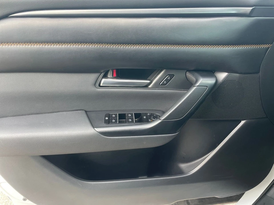 2025 Mazda CX-50 - Image 15 of 31