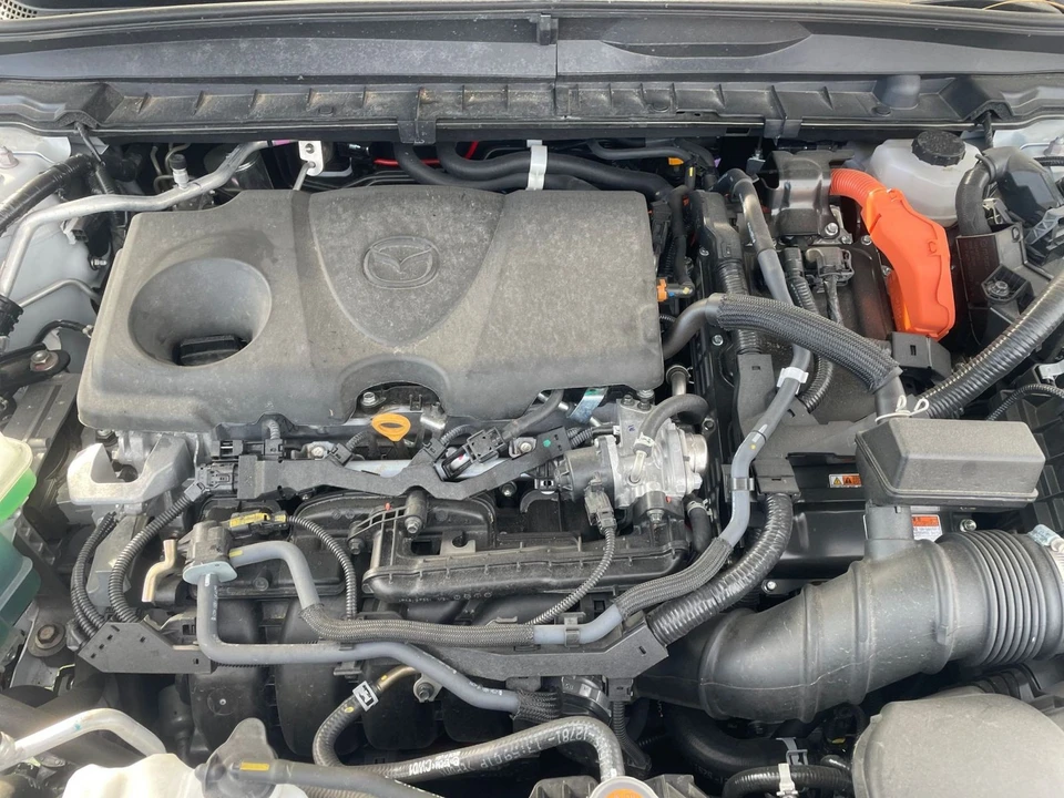 2025 Mazda CX-50 - Image 28 of 31
