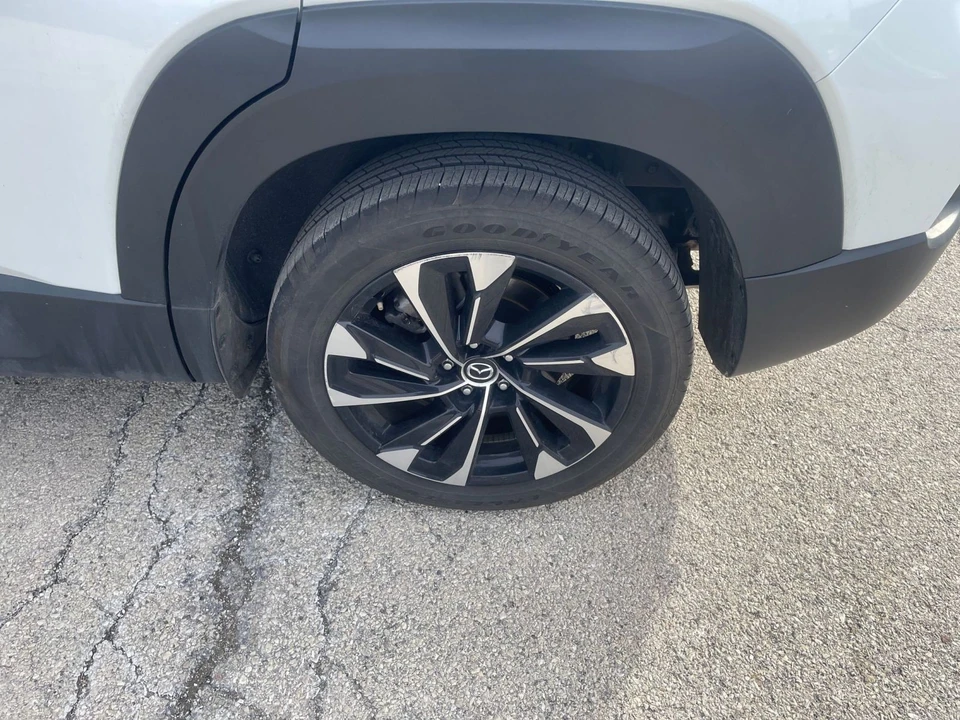 2025 Mazda CX-50 - Image 26 of 31