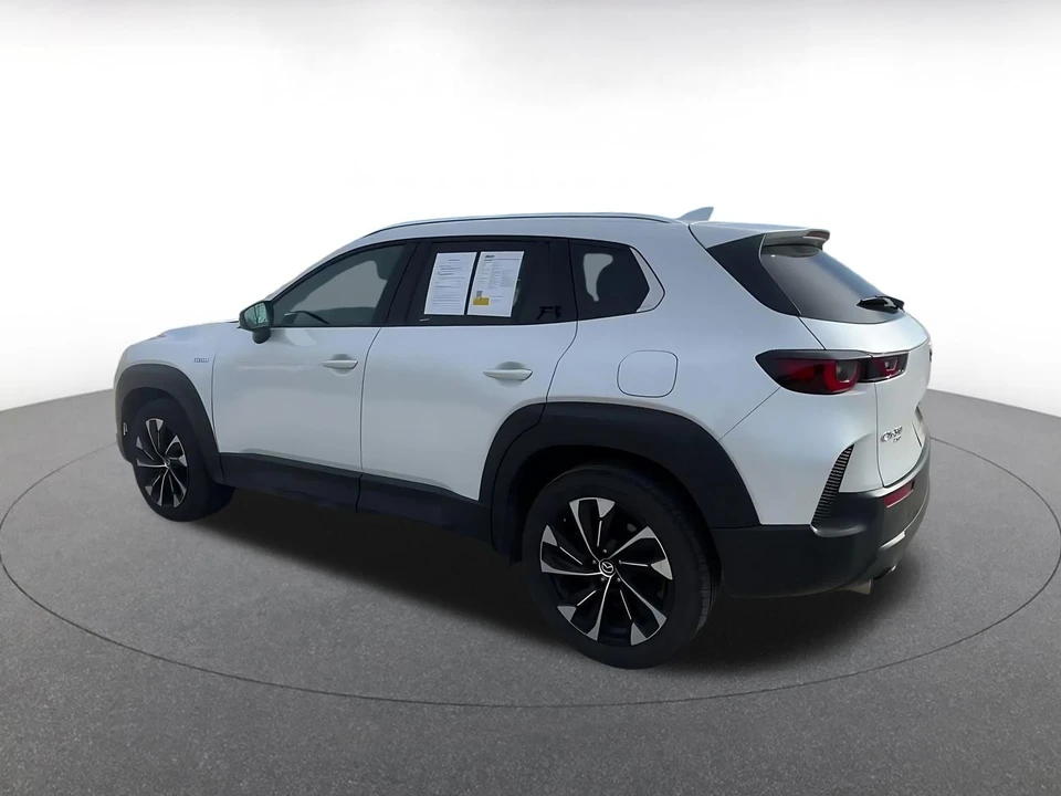 2025 Mazda CX-50 - Image 8 of 31