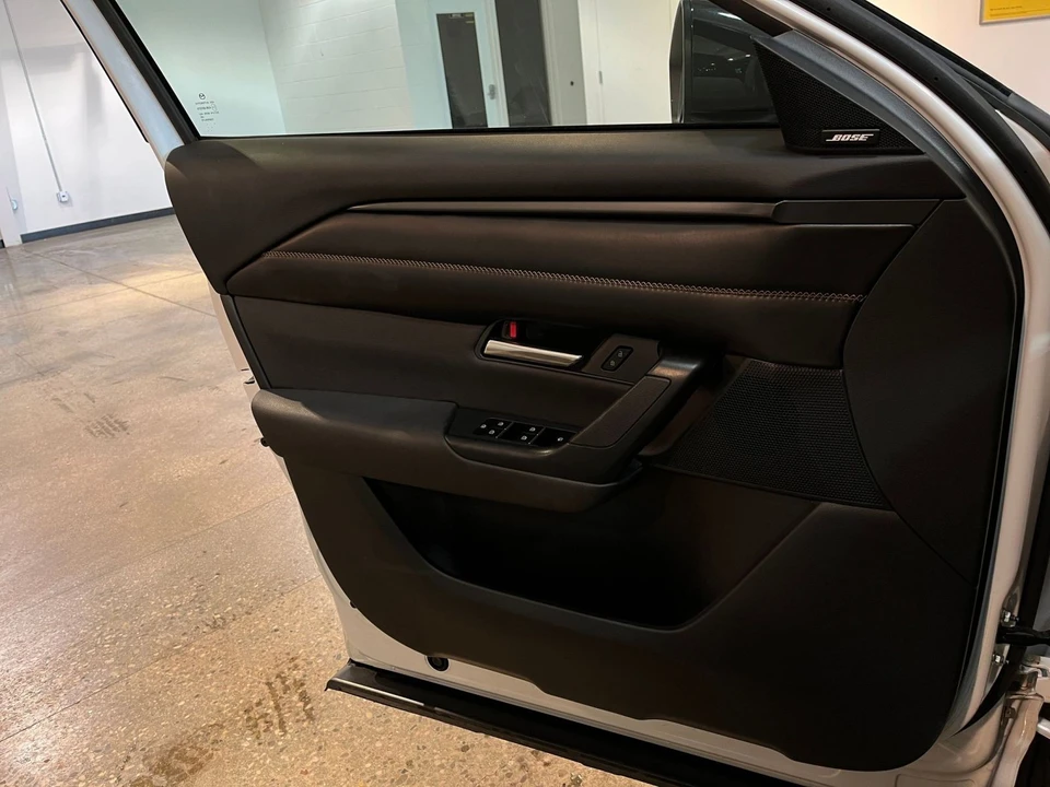 2025 Mazda CX-50 - Image 20 of 31