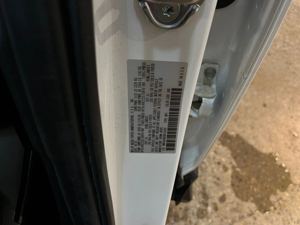 2025 Mazda CX-50 - Image 28 of 31