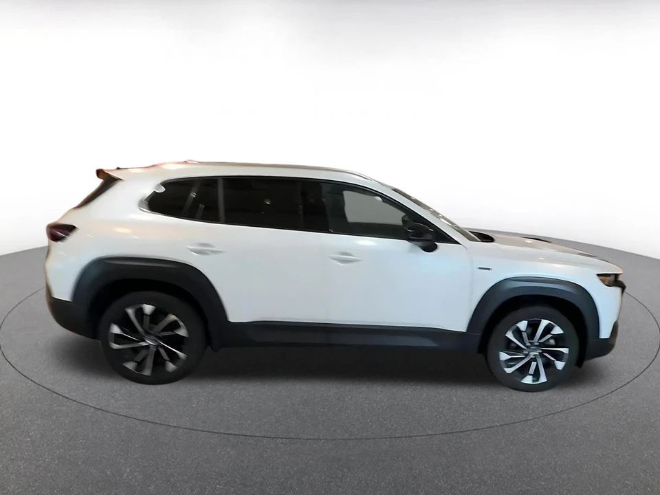 2025 Mazda CX-50 - Image 17 of 31