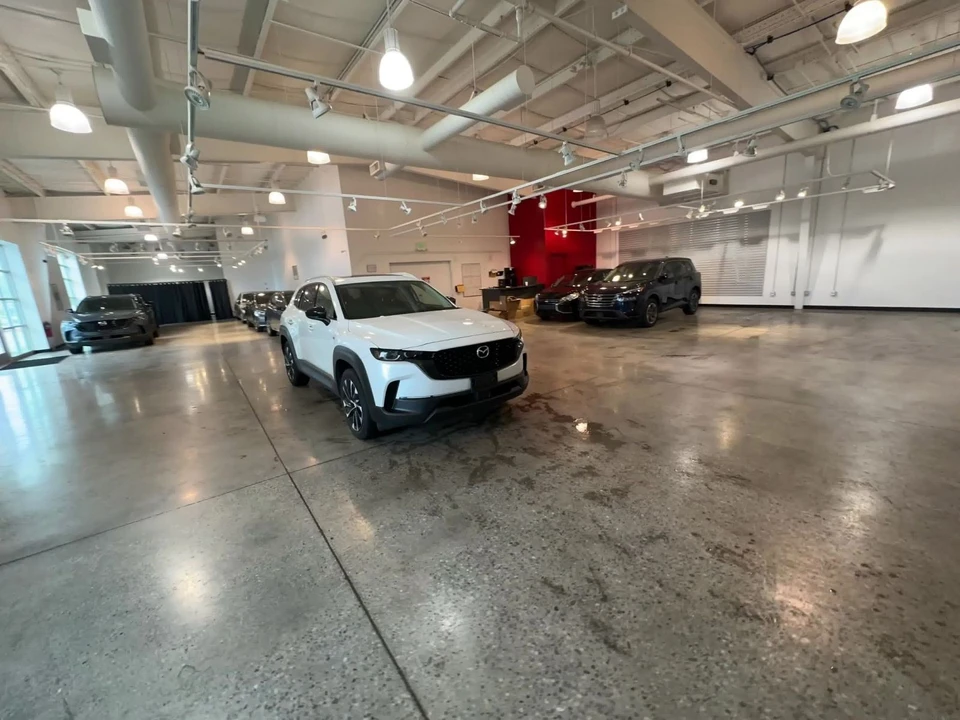 2025 Mazda CX-50 - Image 18 of 31