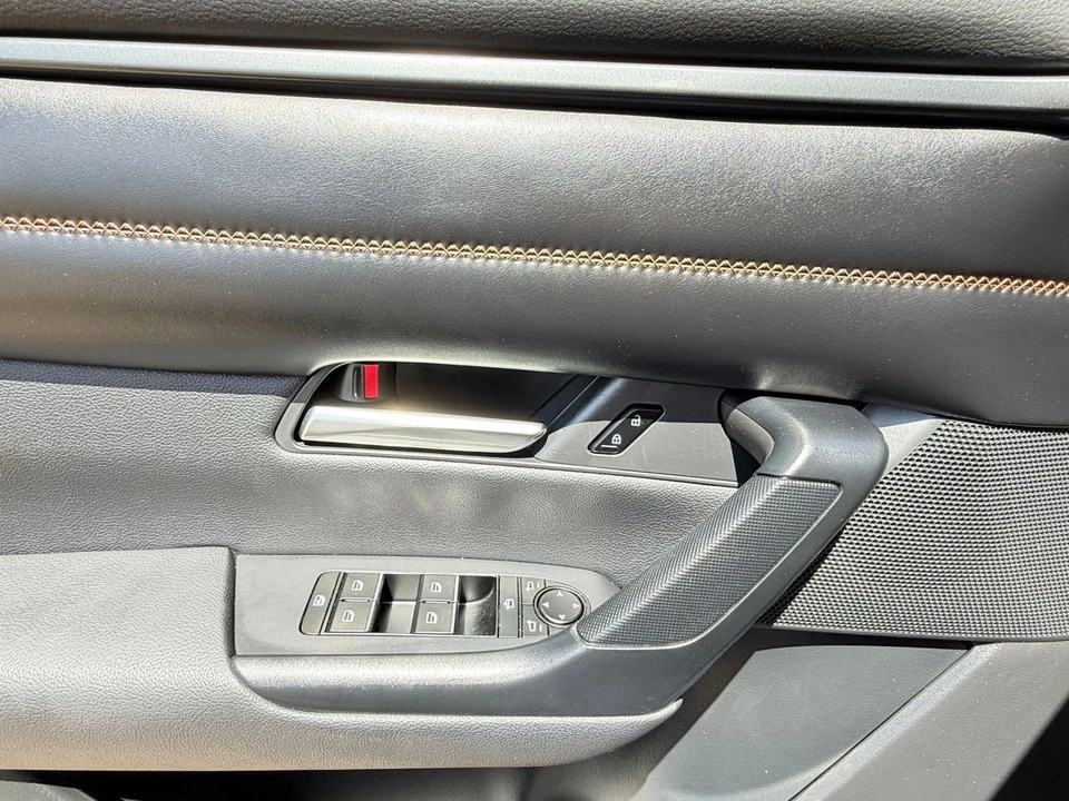 2025 Mazda CX-50 - Image 20 of 31