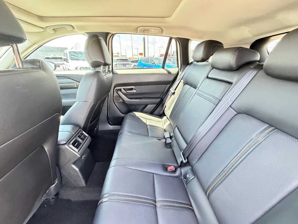 2025 Mazda CX-50 - Image 27 of 31