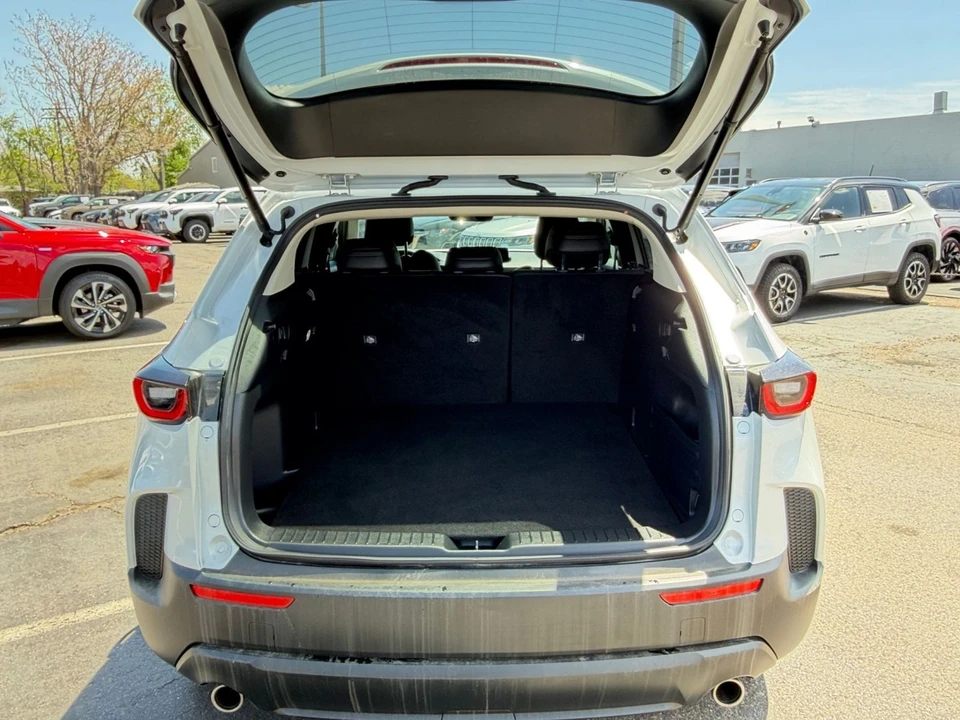2025 Mazda CX-50 - Image 28 of 31