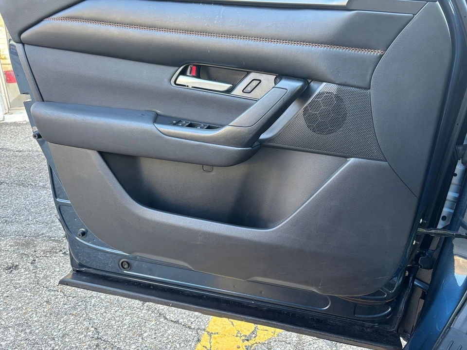 2025 Mazda CX-50 - Image 17 of 31