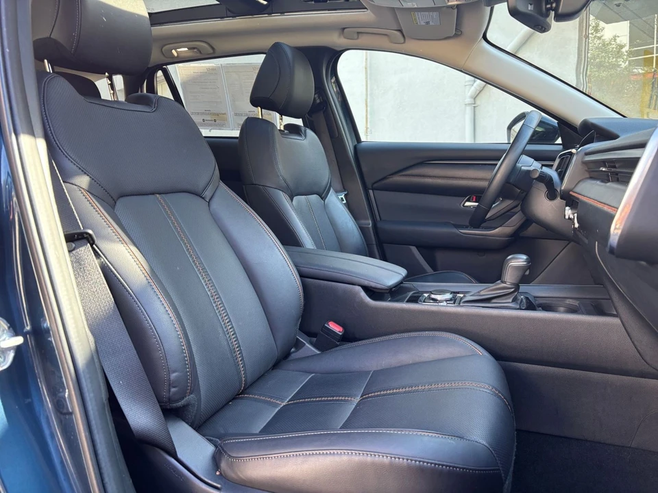 2025 Mazda CX-50 - Image 23 of 31