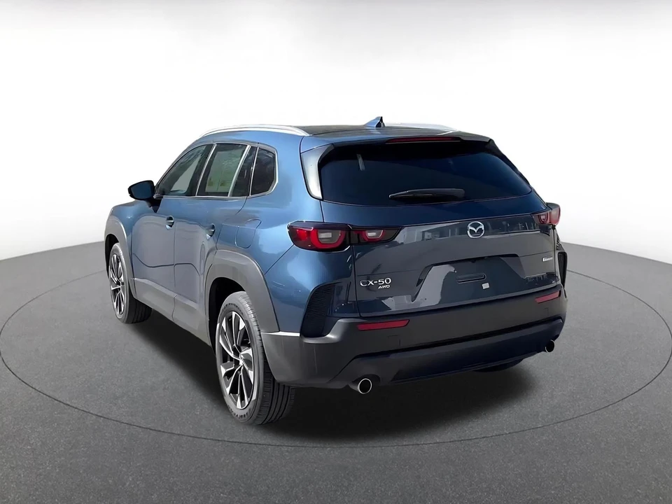 2025 Mazda CX-50 - Image 11 of 31
