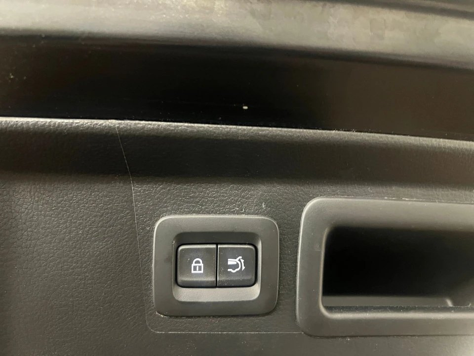 2025 Mazda CX-50 - Image 17 of 31