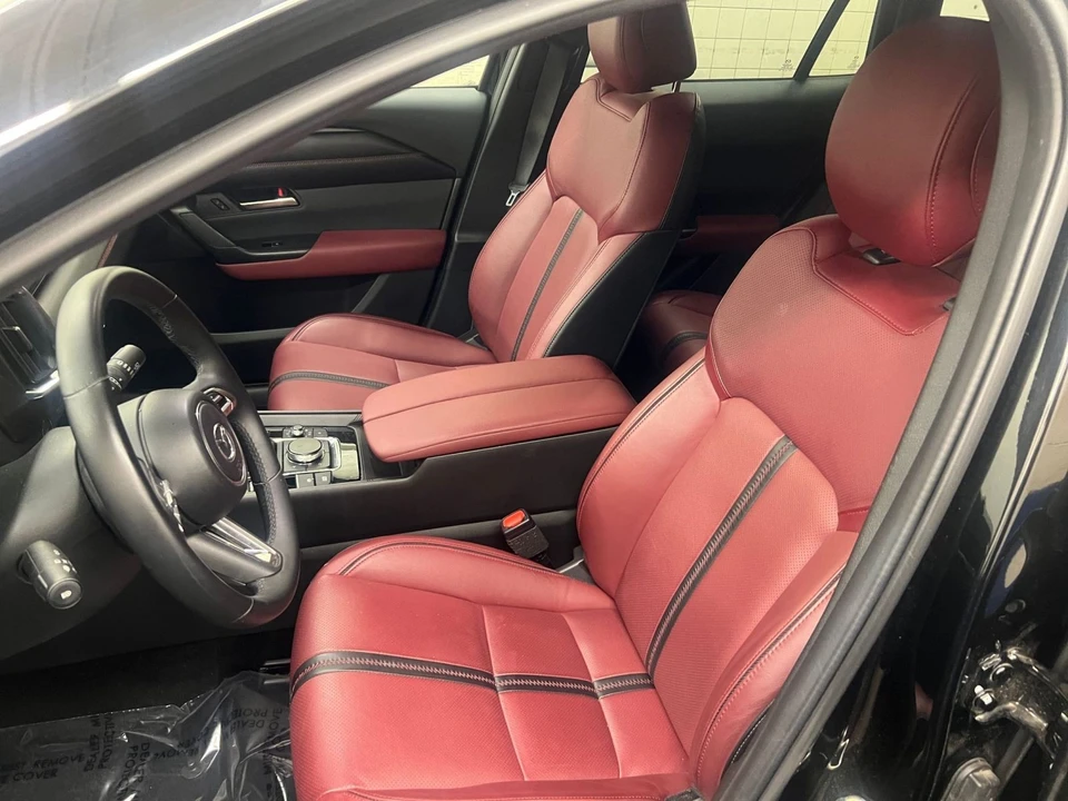 2025 Mazda CX-50 - Image 21 of 31