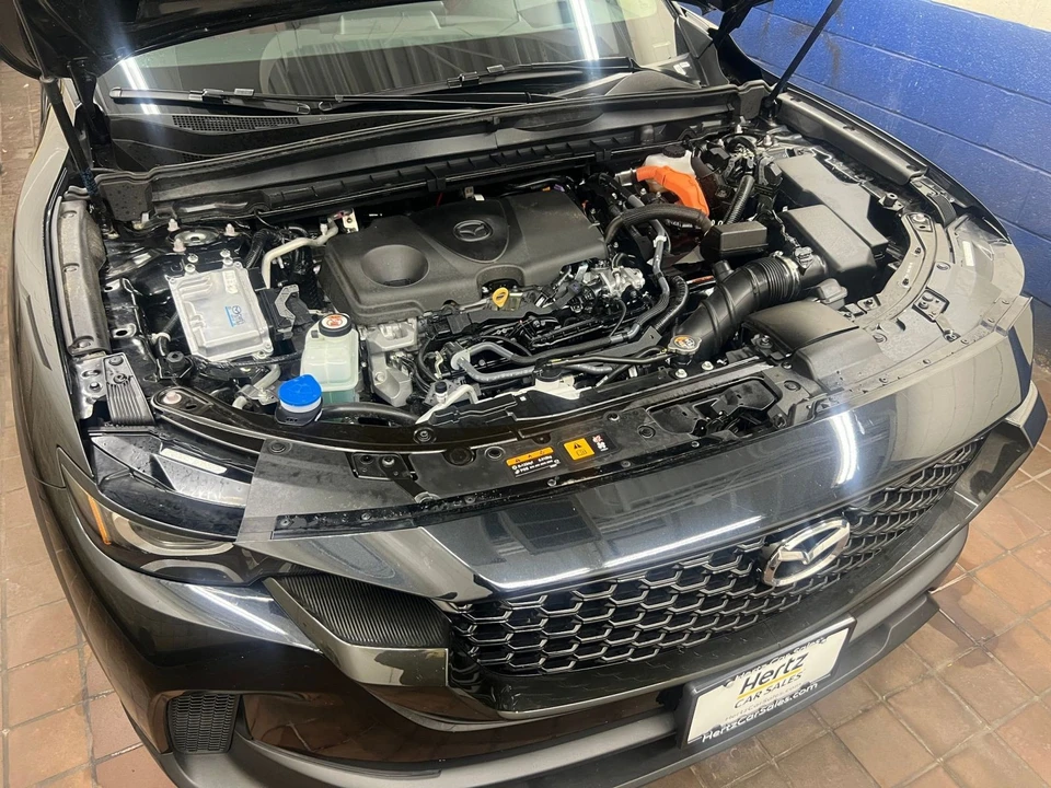 2025 Mazda CX-50 - Image 26 of 31