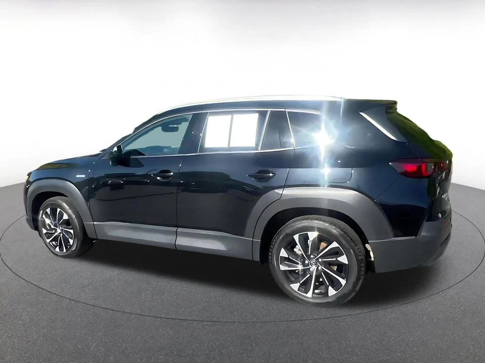 2025 Mazda CX-50 - Image 8 of 31