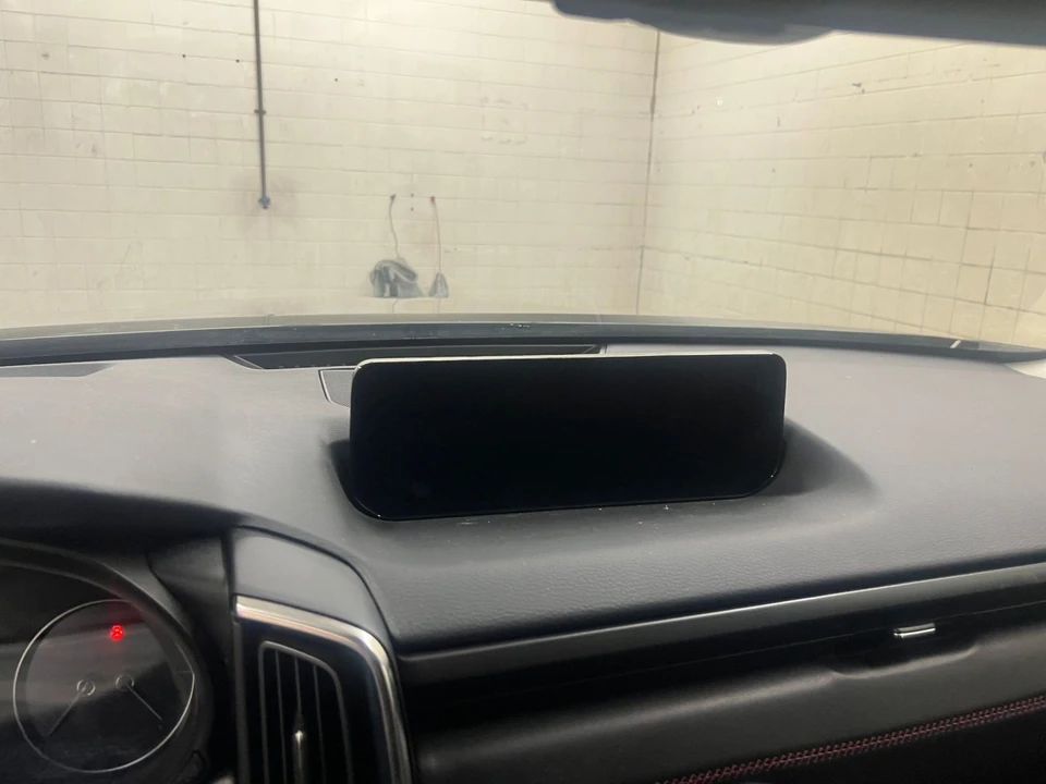 2025 Mazda CX-50 - Image 14 of 31