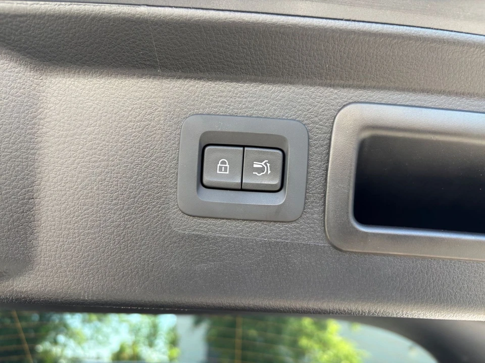 2025 Mazda CX-50 - Image 26 of 31