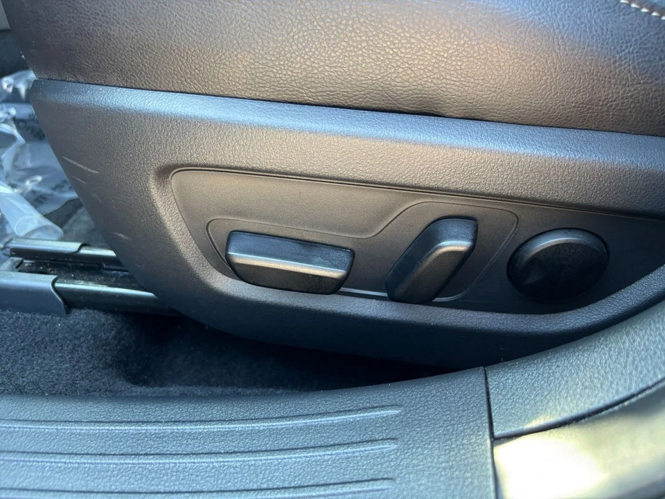 2025 Mazda CX-50 - Image 25 of 31