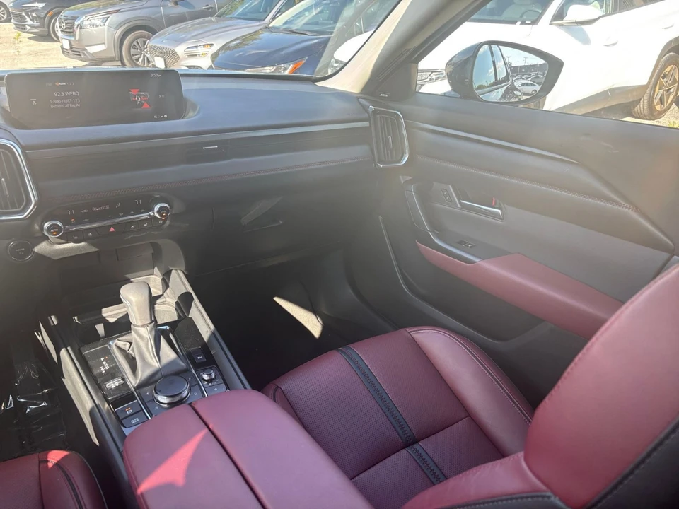 2025 Mazda CX-50 - Image 28 of 31