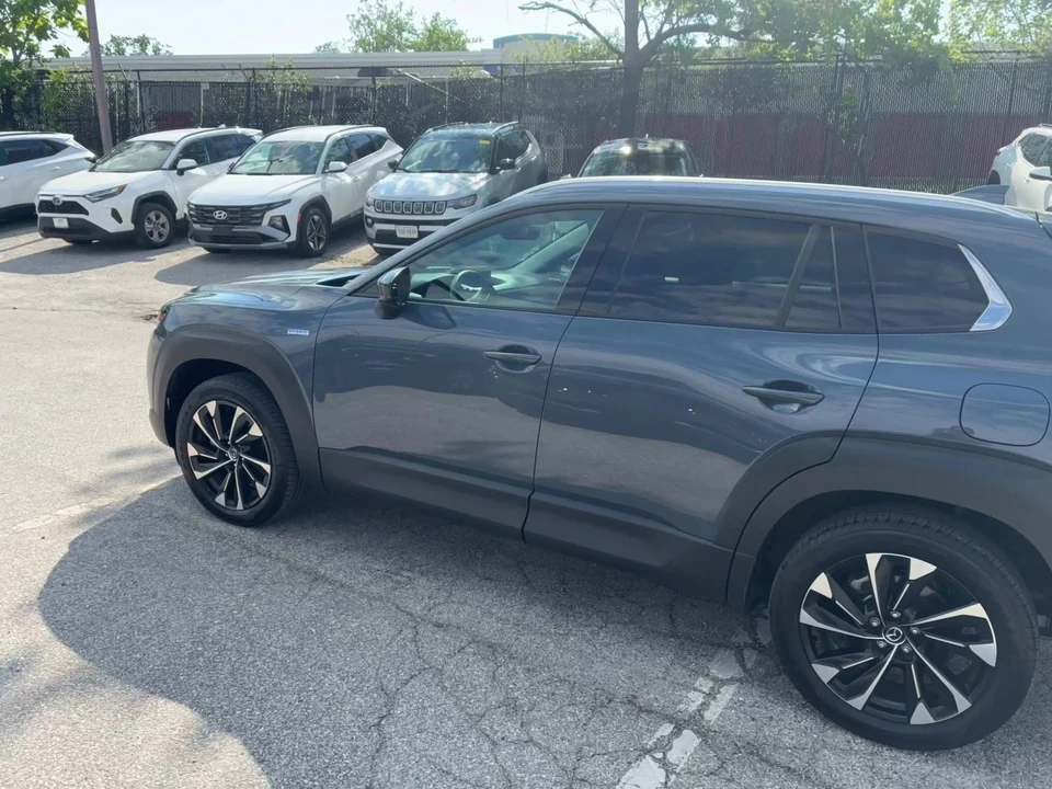 2025 Mazda CX-50 - Image 15 of 31
