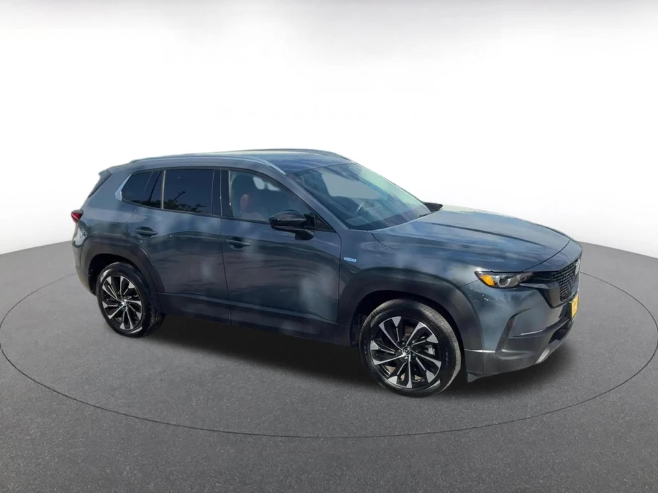 2025 Mazda CX-50 - Image 2 of 31