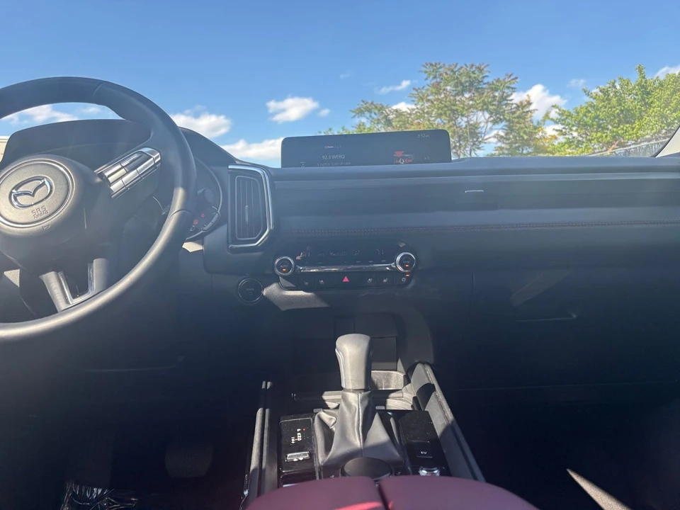 2025 Mazda CX-50 - Image 16 of 31