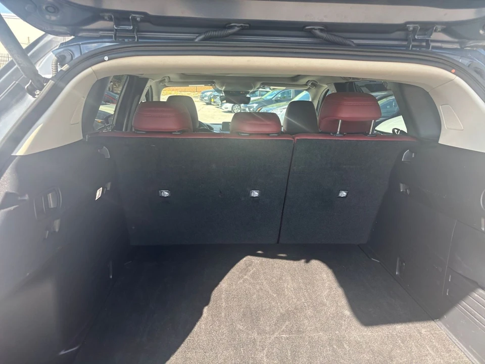 2025 Mazda CX-50 - Image 24 of 31