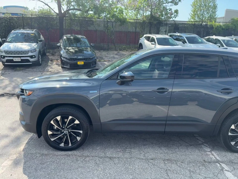 2025 Mazda CX-50 - Image 14 of 31