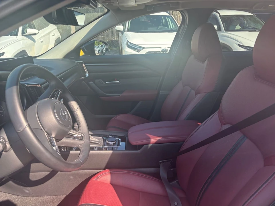 2025 Mazda CX-50 - Image 21 of 31