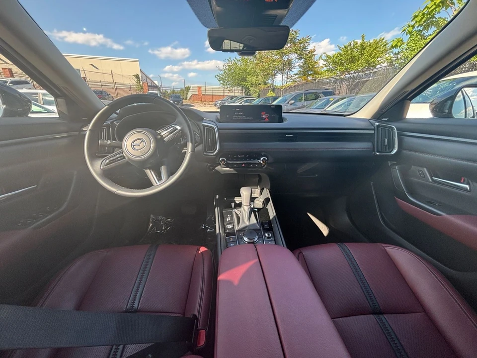 2025 Mazda CX-50 - Image 26 of 31
