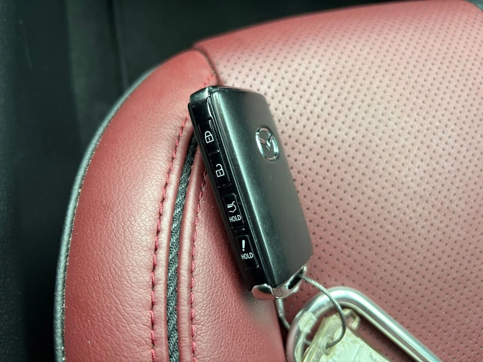 2025 Mazda CX-50 - Image 18 of 31