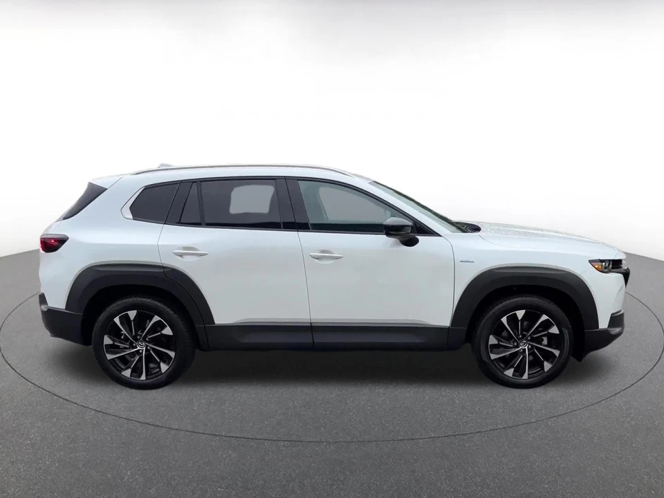 2025 Mazda CX-50 - Image 13 of 31