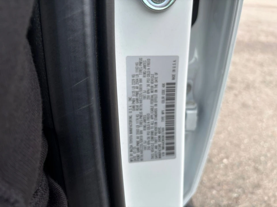 2025 Mazda CX-50 - Image 27 of 31